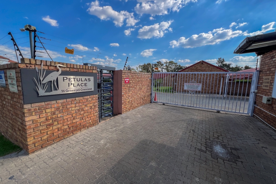 2 Bedroom Property for Sale in Liefde en Vrede Gauteng