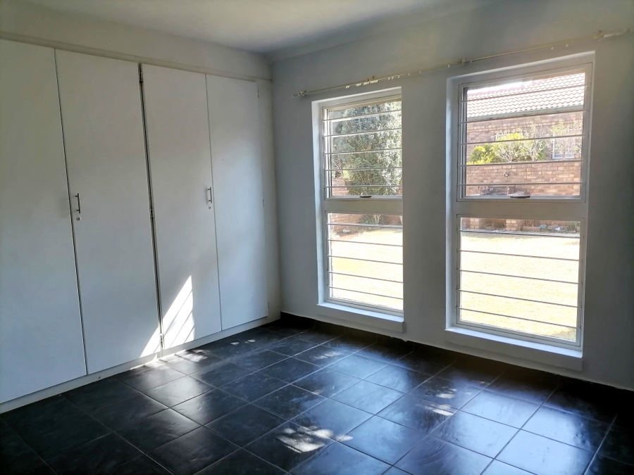 To Let 2 Bedroom Property for Rent in Die Hoewes Gauteng