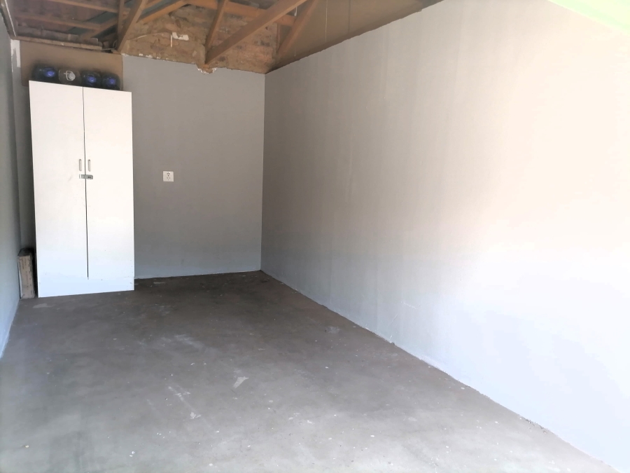 To Let 2 Bedroom Property for Rent in Die Hoewes Gauteng