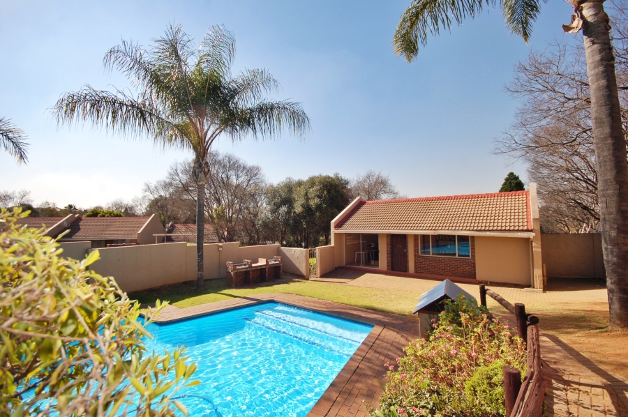 2 Bedroom Property for Sale in Sonneglans Gauteng
