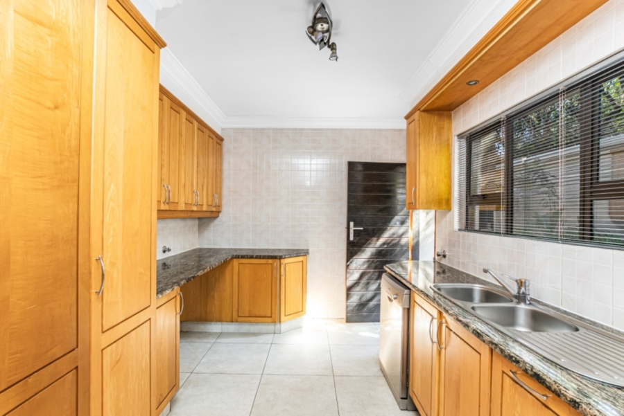 To Let 5 Bedroom Property for Rent in Dainfern Golf Estate Gauteng