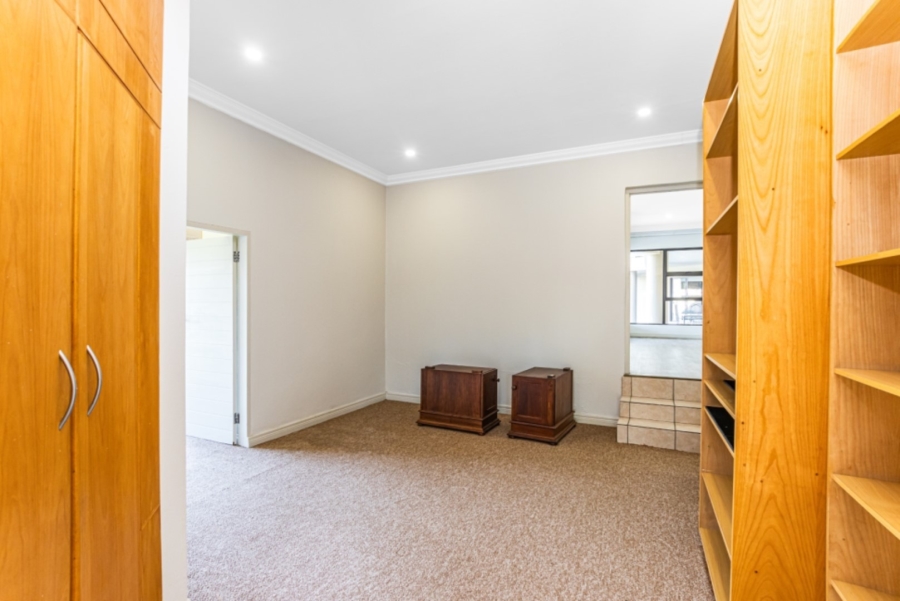 To Let 5 Bedroom Property for Rent in Dainfern Golf Estate Gauteng