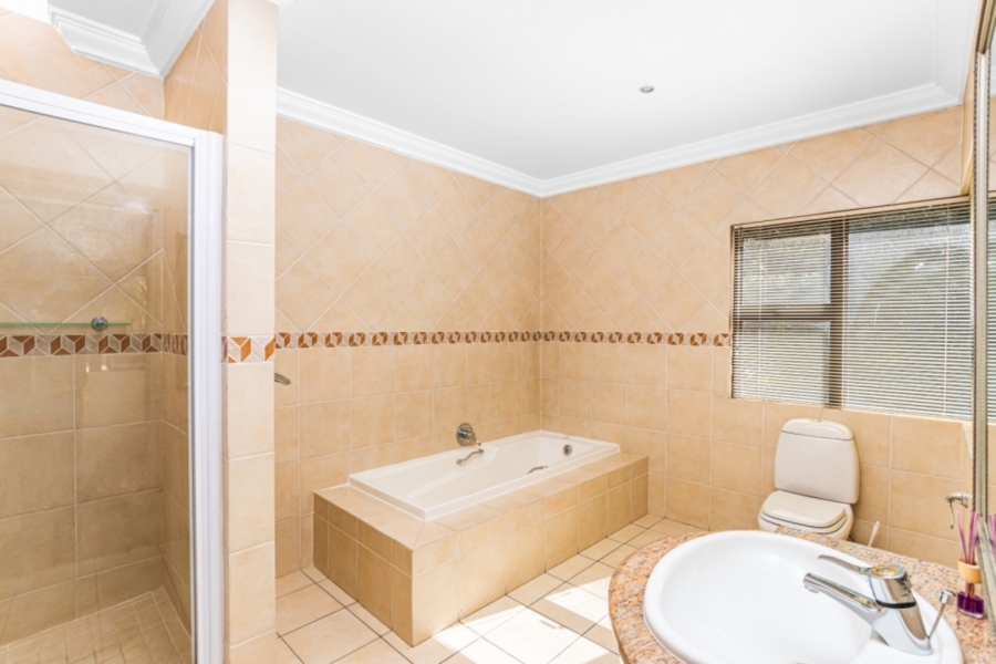 To Let 5 Bedroom Property for Rent in Dainfern Golf Estate Gauteng
