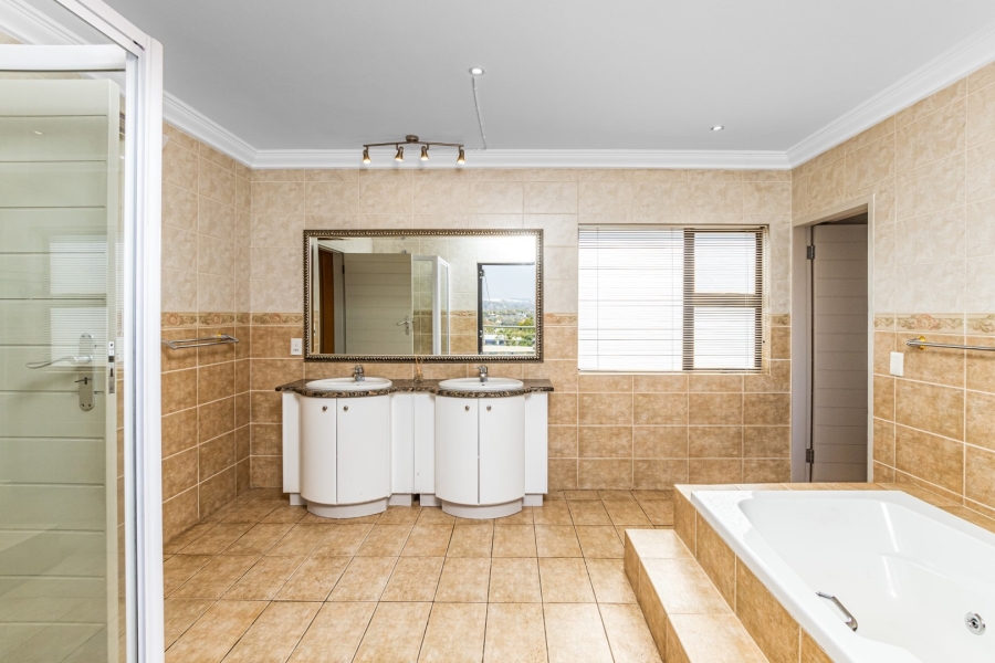 To Let 5 Bedroom Property for Rent in Dainfern Golf Estate Gauteng
