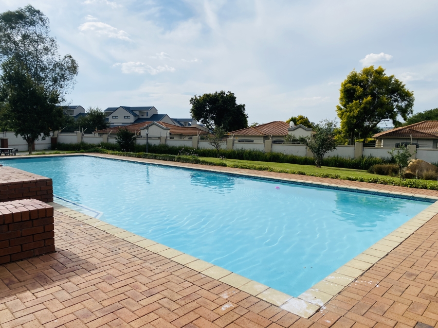 2 Bedroom Property for Sale in Paulshof Gauteng