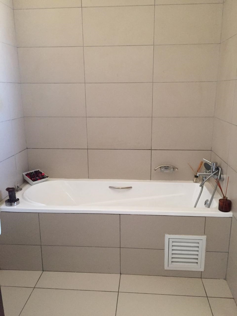 3 Bedroom Property for Sale in Erand Gardens Gauteng