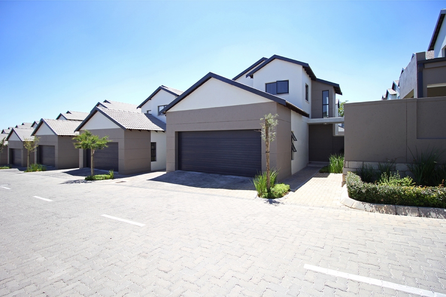 3 Bedroom Property for Sale in Broadacres Gauteng