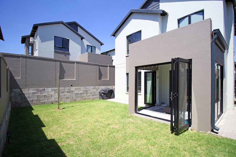 3 Bedroom Property for Sale in Broadacres Gauteng