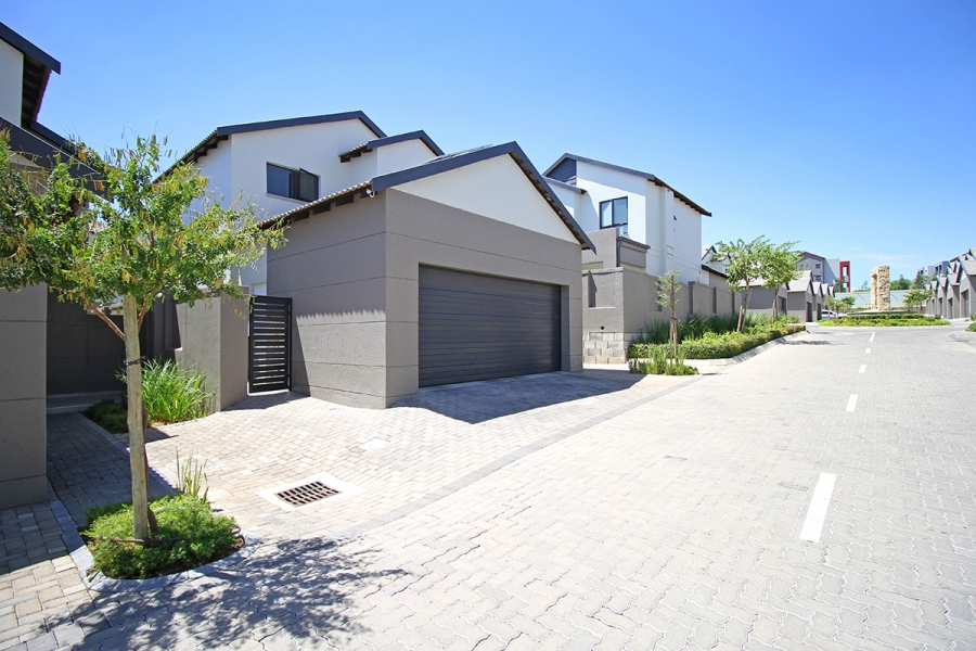 3 Bedroom Property for Sale in Broadacres Gauteng