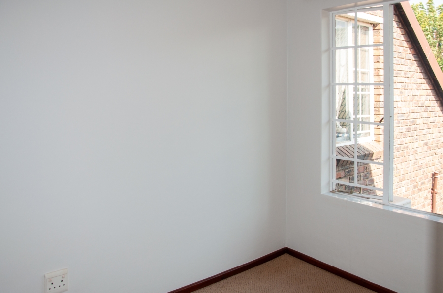 2 Bedroom Property for Sale in Noordwyk Gauteng