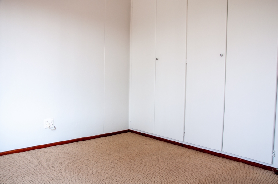 2 Bedroom Property for Sale in Noordwyk Gauteng