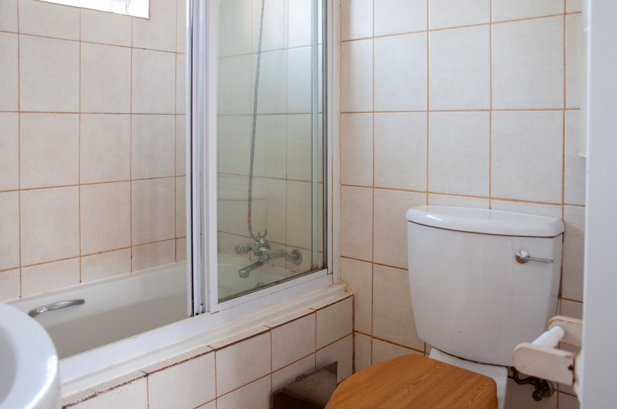2 Bedroom Property for Sale in Noordwyk Gauteng