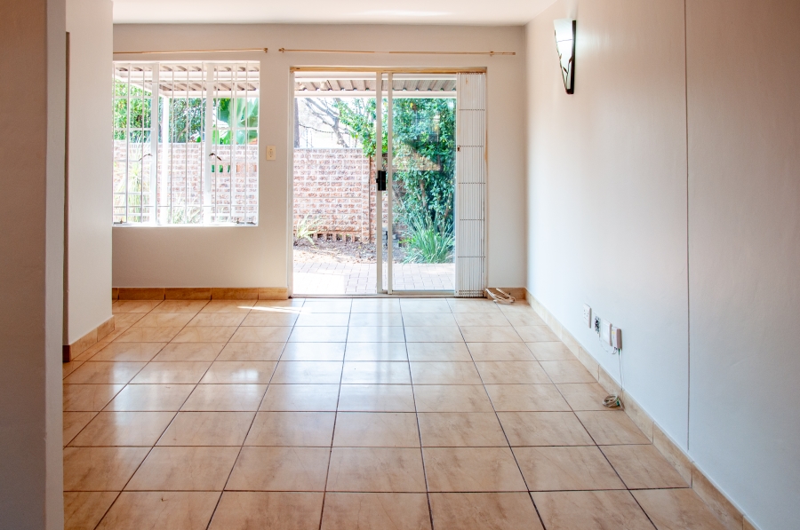 2 Bedroom Property for Sale in Noordwyk Gauteng