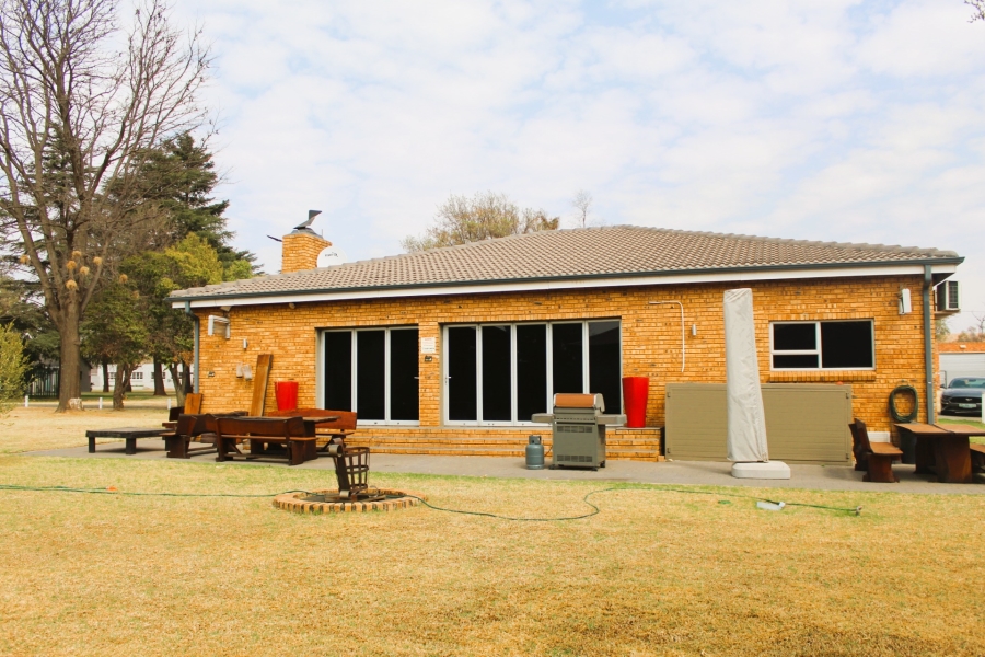 4 Bedroom Property for Sale in Lochvaal Gauteng
