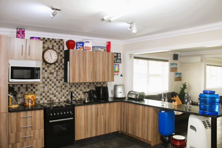 4 Bedroom Property for Sale in Lochvaal Gauteng