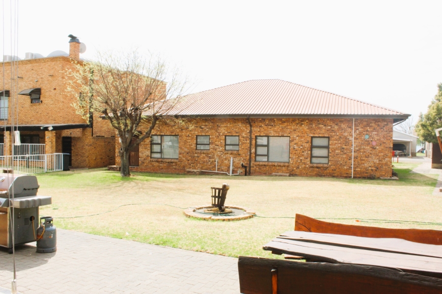 4 Bedroom Property for Sale in Lochvaal Gauteng