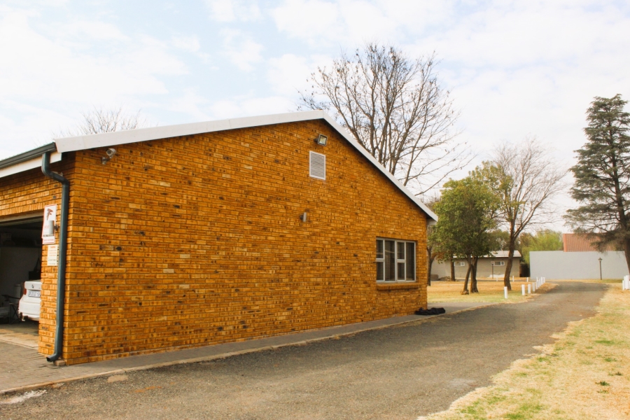 4 Bedroom Property for Sale in Lochvaal Gauteng