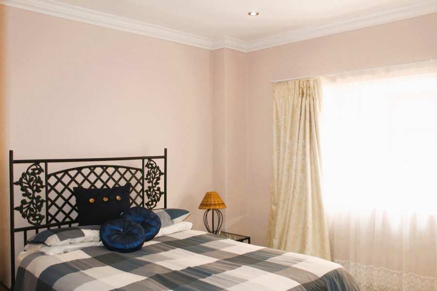 5 Bedroom Property for Sale in Lochvaal Gauteng