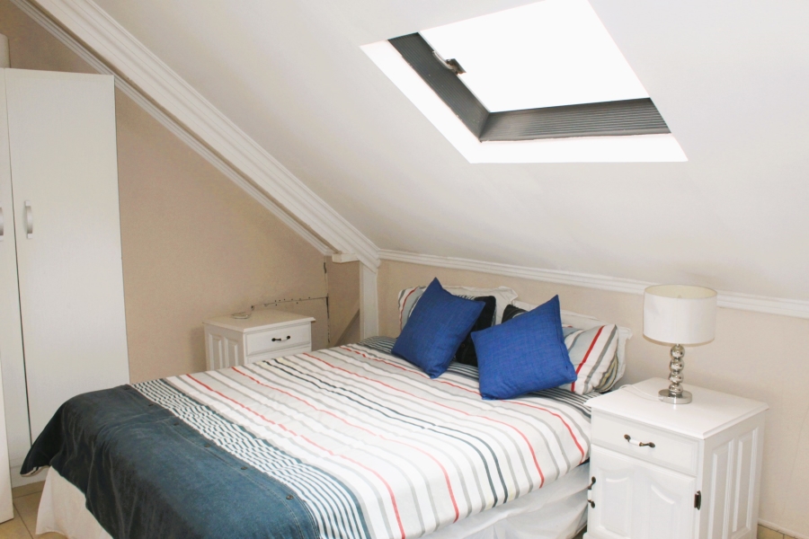 5 Bedroom Property for Sale in Lochvaal Gauteng