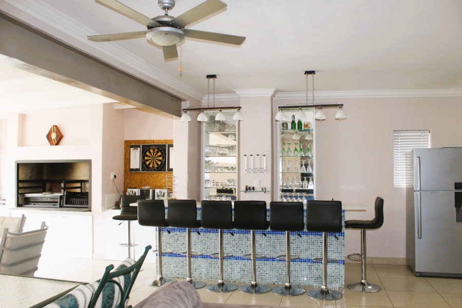 5 Bedroom Property for Sale in Lochvaal Gauteng