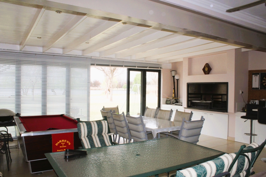 5 Bedroom Property for Sale in Lochvaal Gauteng