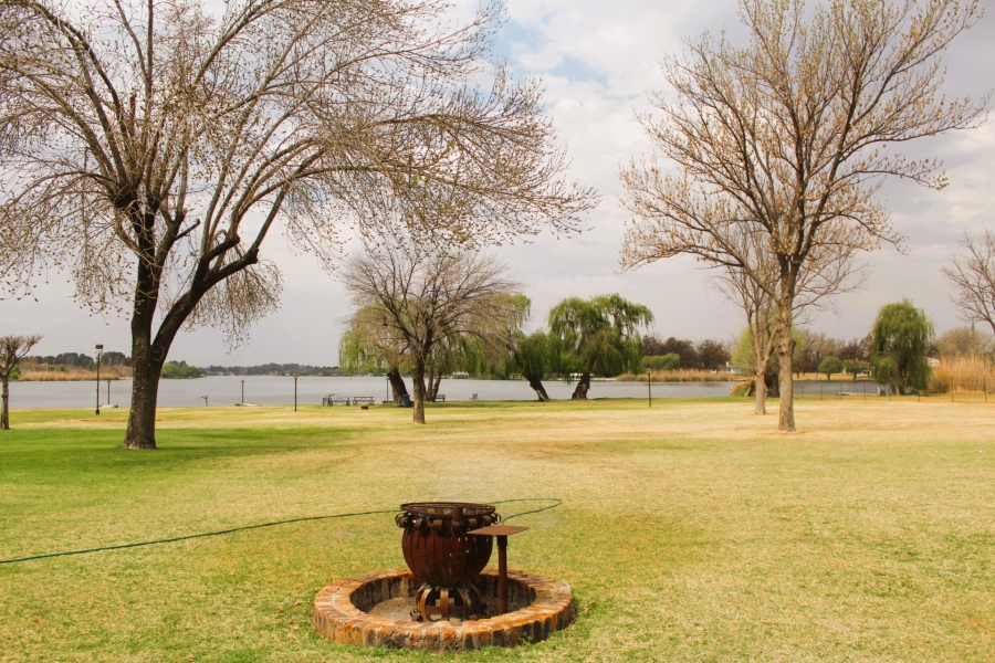 5 Bedroom Property for Sale in Lochvaal Gauteng