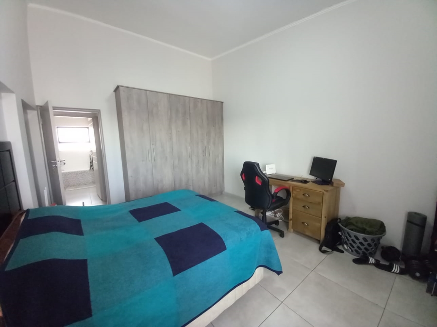 2 Bedroom Property for Sale in Glen Marais Gauteng
