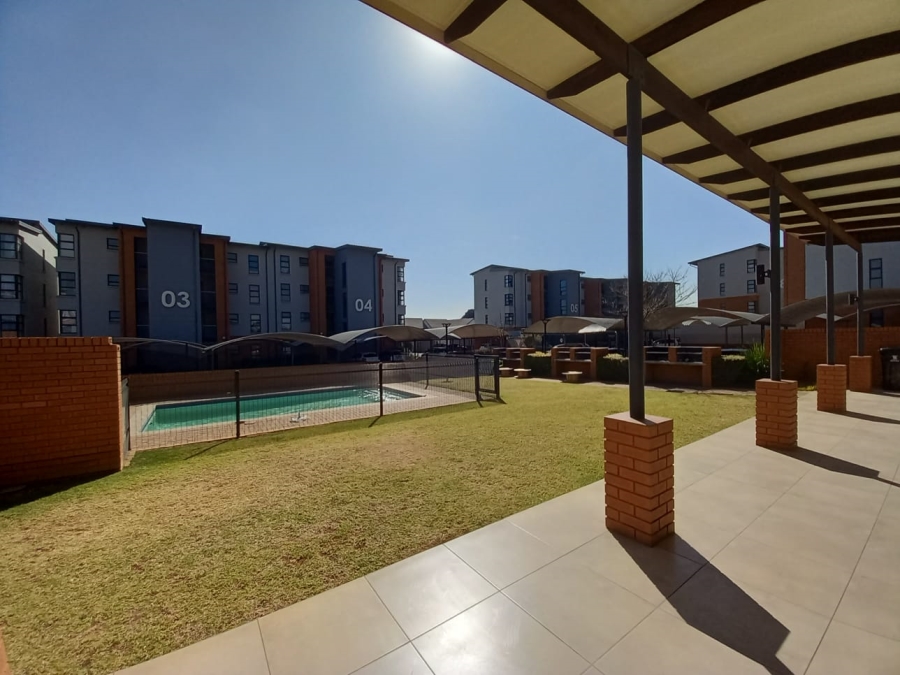 2 Bedroom Property for Sale in Glen Marais Gauteng