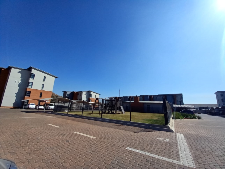 2 Bedroom Property for Sale in Glen Marais Gauteng
