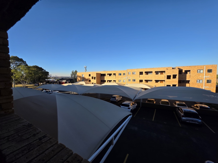 132 Bedroom Property for Sale in Chrisville Gauteng