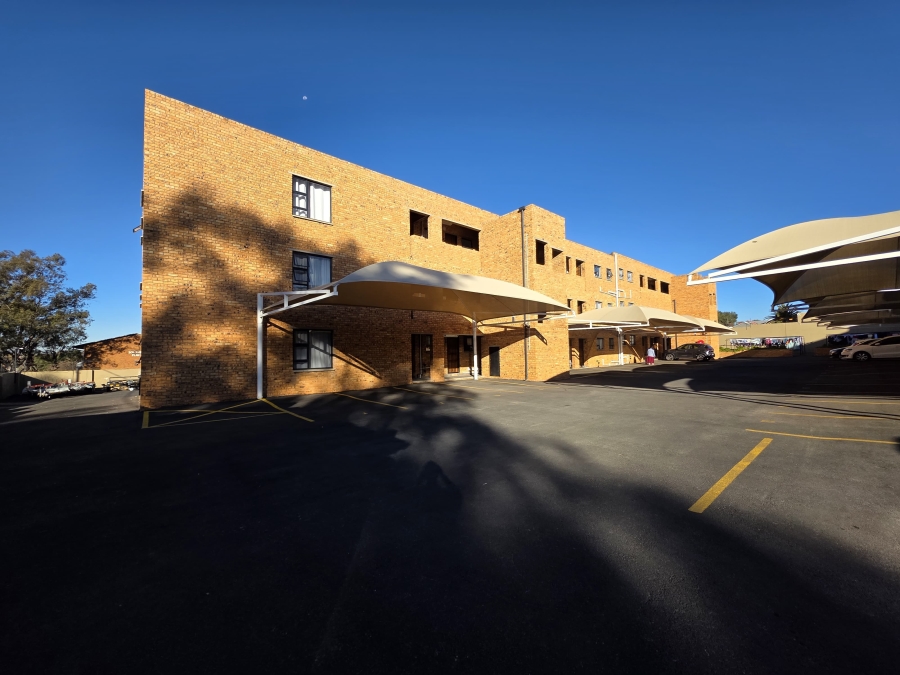 132 Bedroom Property for Sale in Chrisville Gauteng