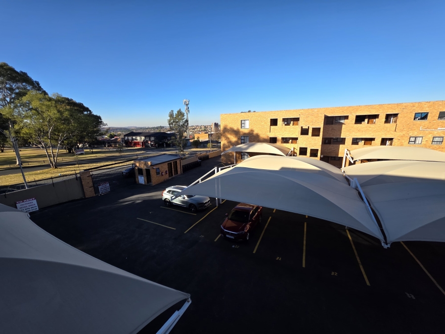 132 Bedroom Property for Sale in Chrisville Gauteng