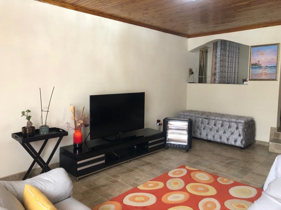 5 Bedroom Property for Sale in Lenasia South Gauteng
