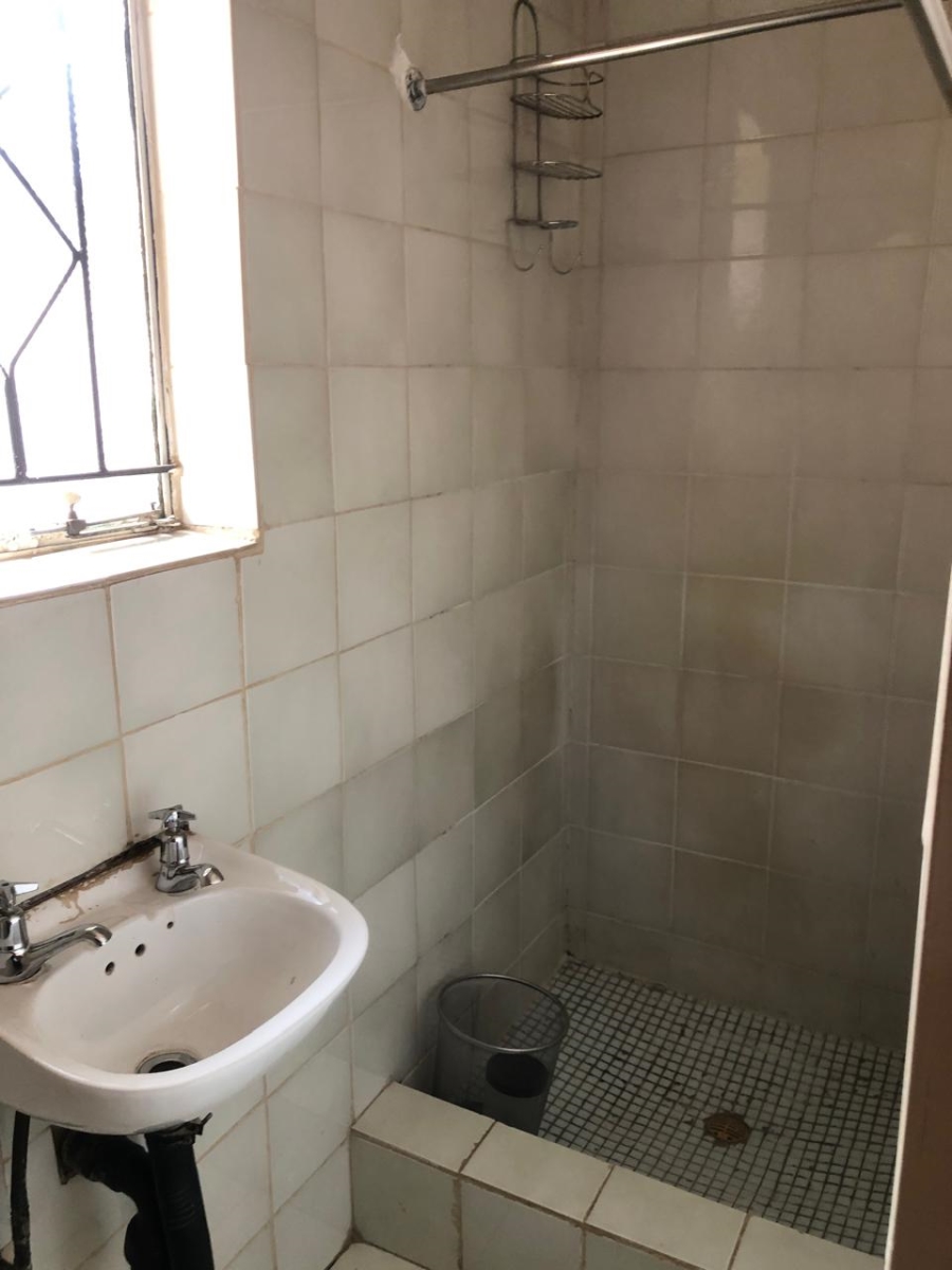5 Bedroom Property for Sale in Lenasia South Gauteng