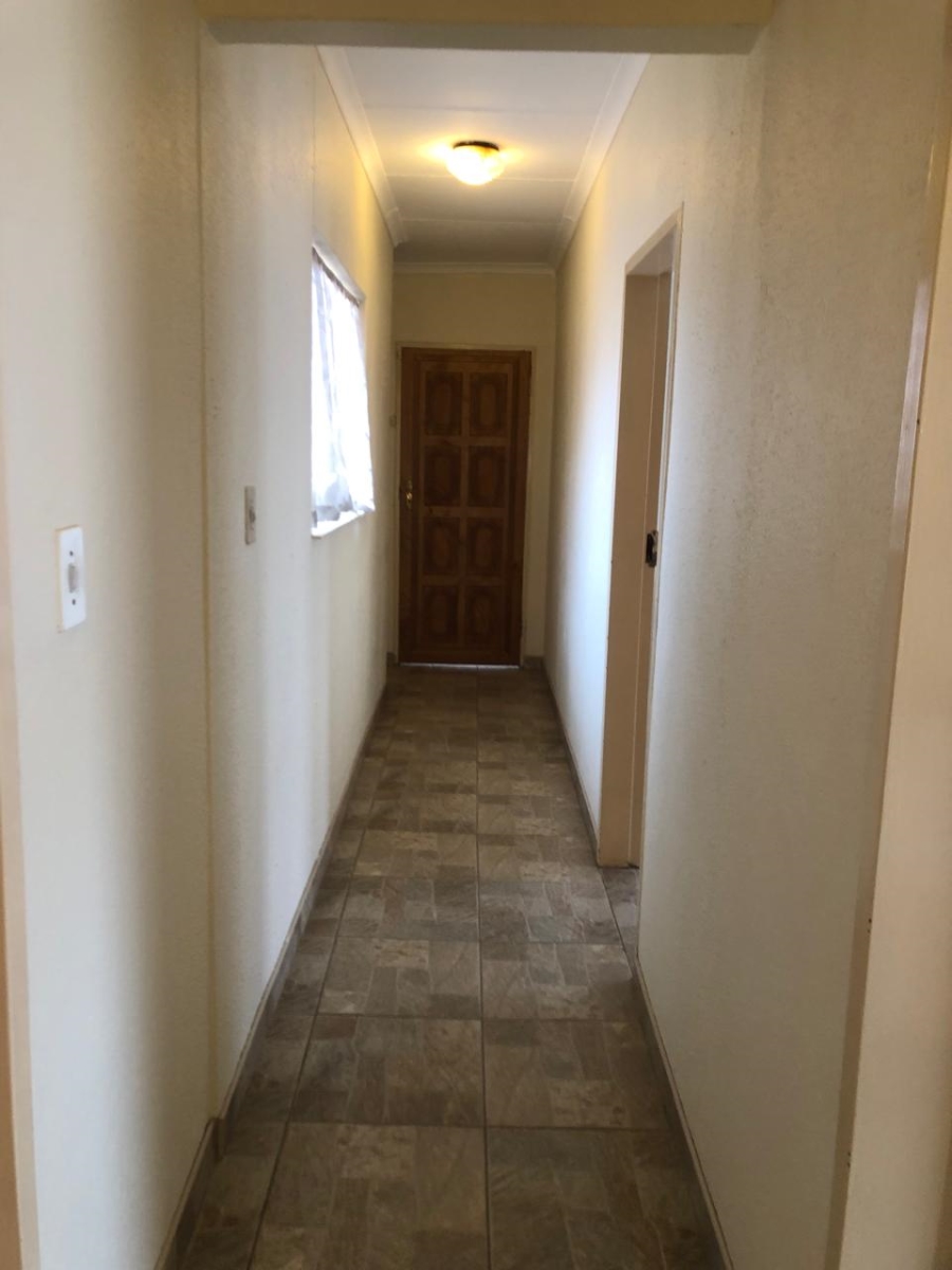 5 Bedroom Property for Sale in Lenasia South Gauteng