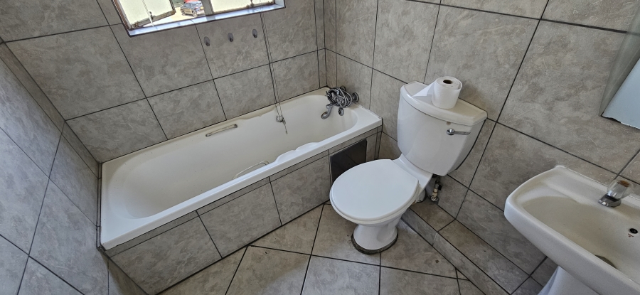 2 Bedroom Property for Sale in Randhart Gauteng