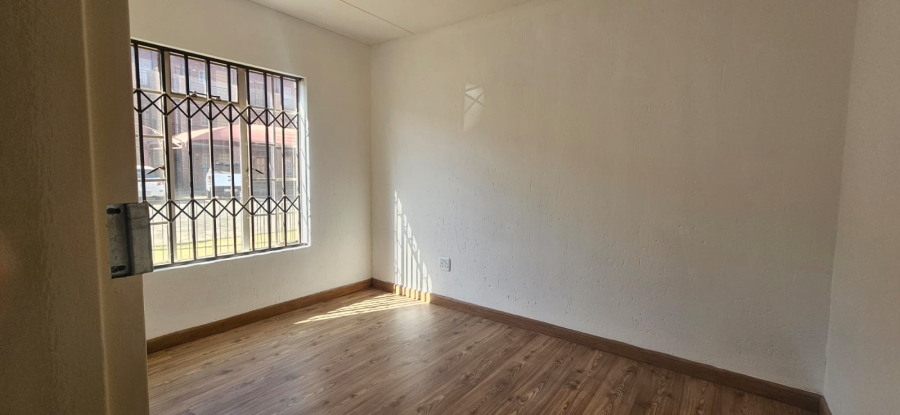 To Let 2 Bedroom Property for Rent in Comet Gauteng