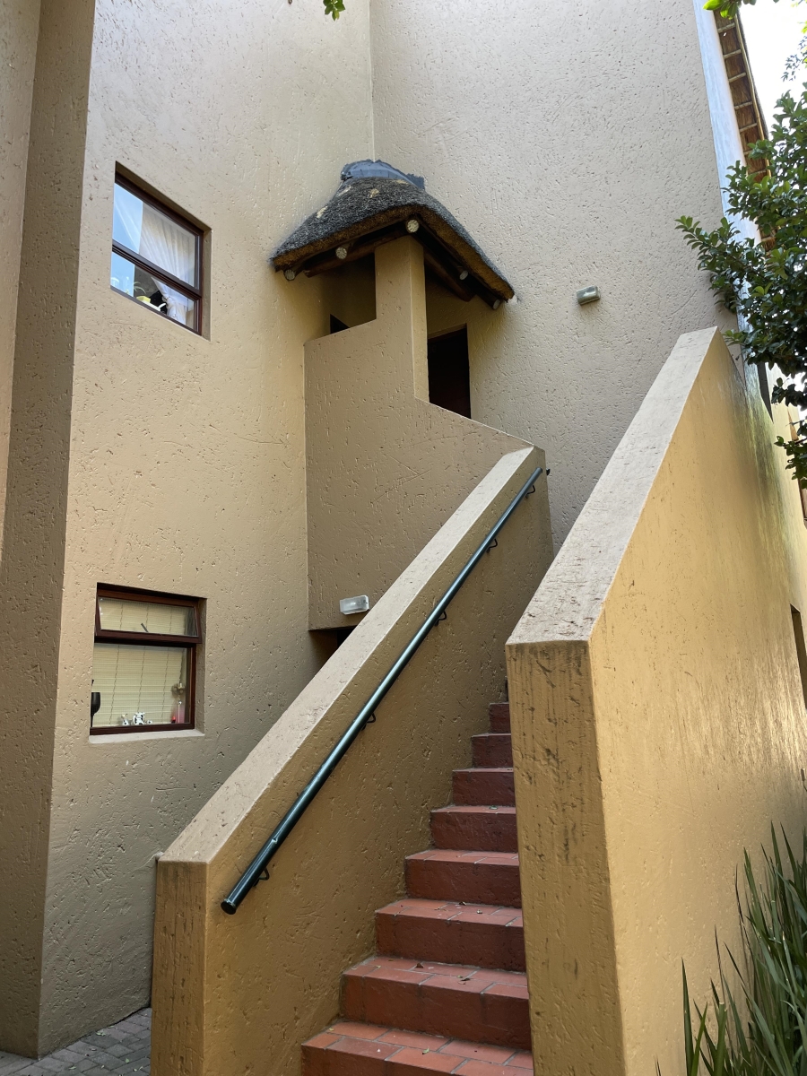 2 Bedroom Property for Sale in Sunninghill Gauteng