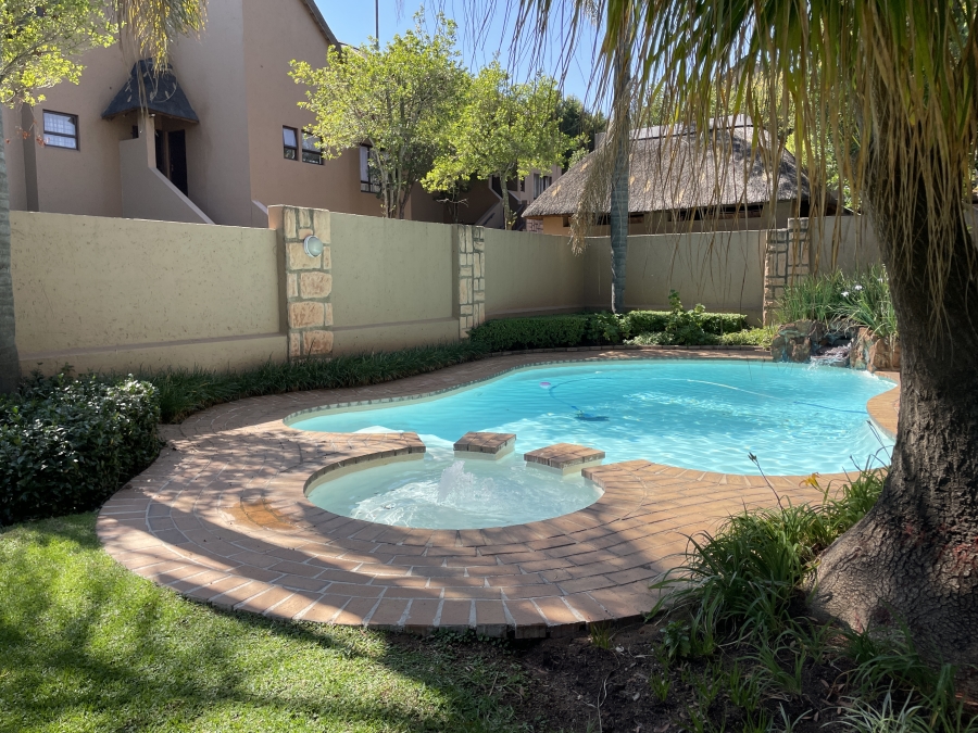 2 Bedroom Property for Sale in Sunninghill Gauteng