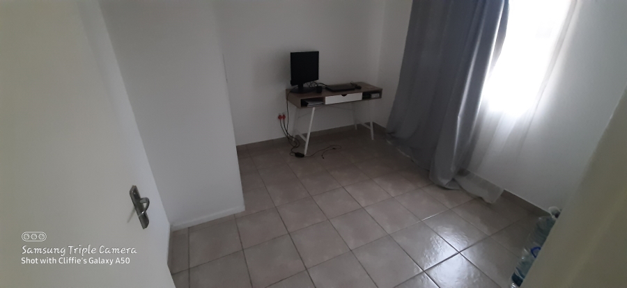 2 Bedroom Property for Sale in Albertsdal Gauteng