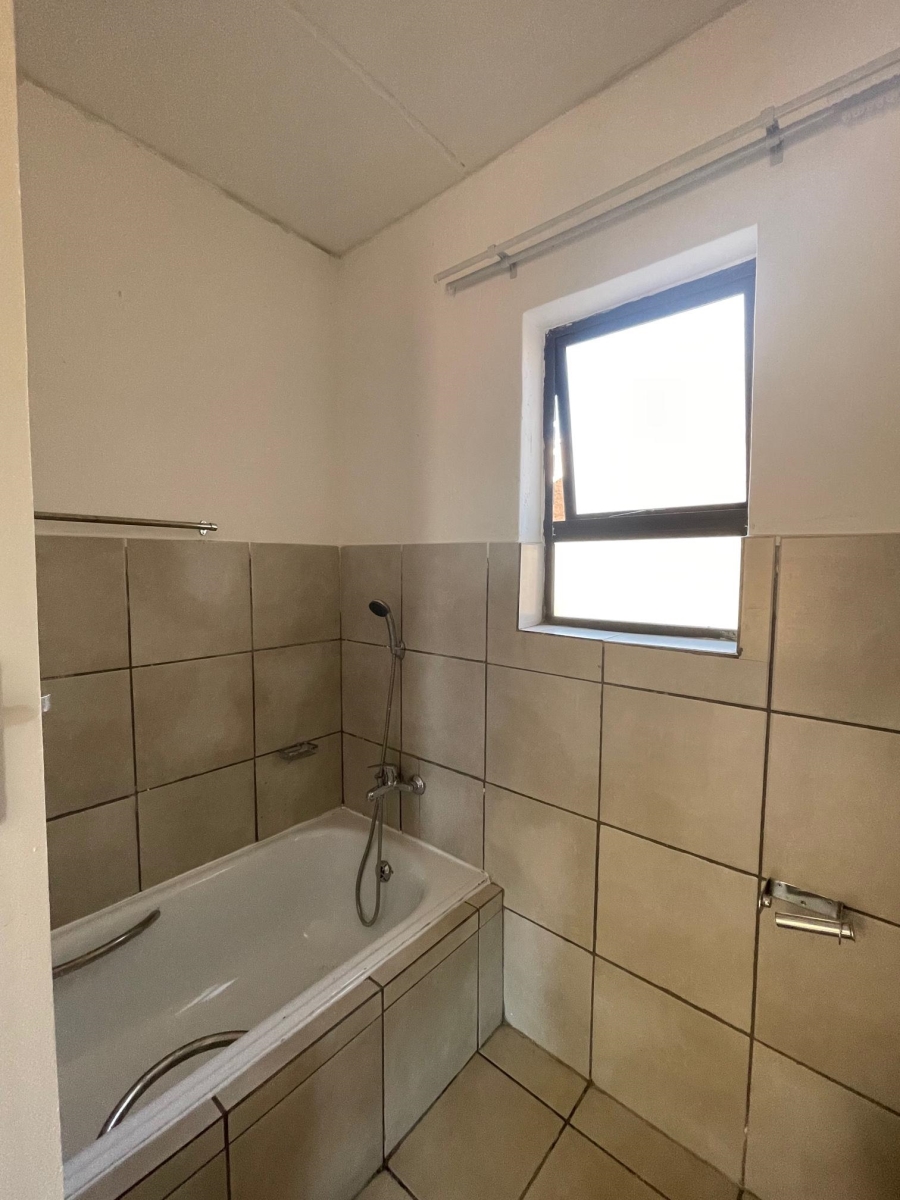 To Let 2 Bedroom Property for Rent in Princess A H Gauteng