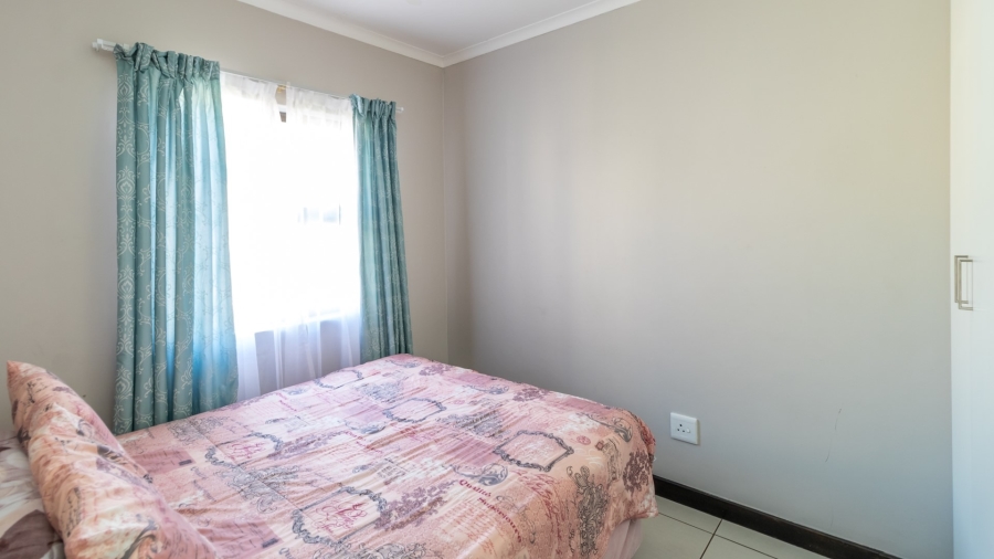 To Let 2 Bedroom Property for Rent in Rooihuiskraal Gauteng