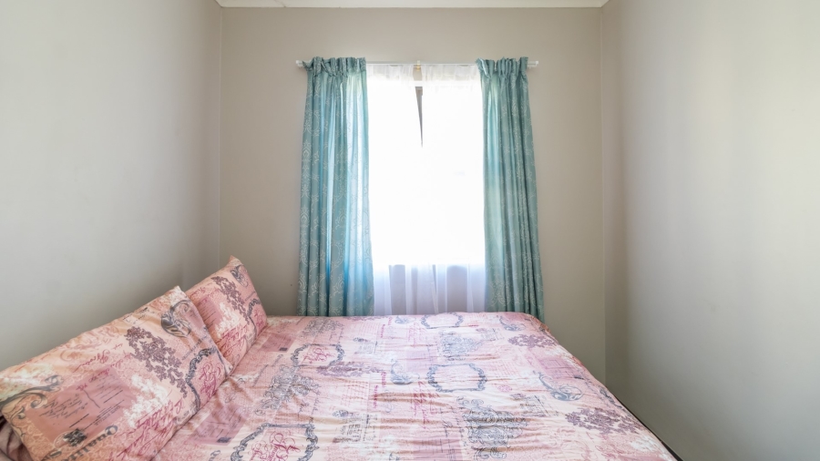 To Let 2 Bedroom Property for Rent in Rooihuiskraal Gauteng