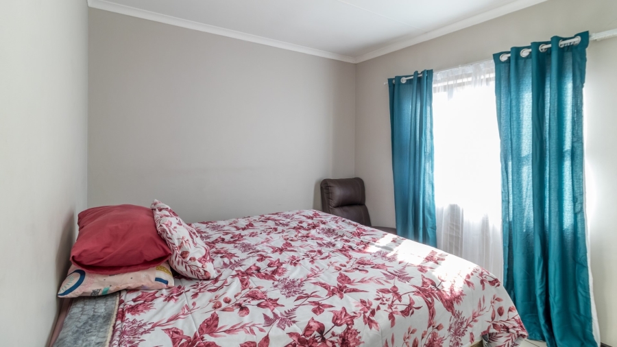 To Let 2 Bedroom Property for Rent in Rooihuiskraal Gauteng