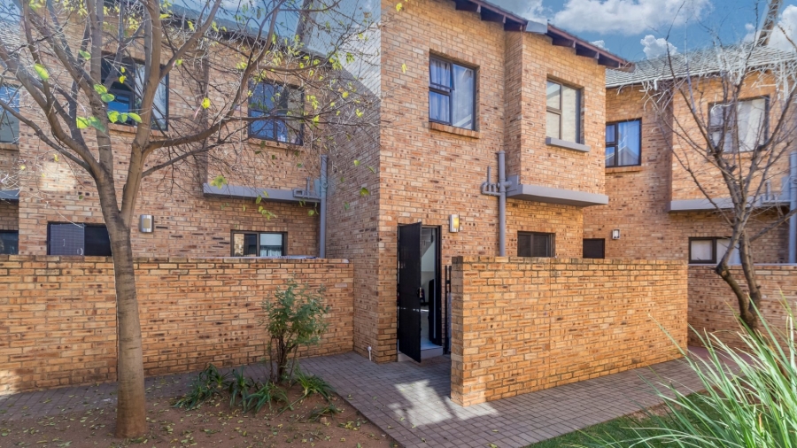 To Let 2 Bedroom Property for Rent in Rooihuiskraal Gauteng