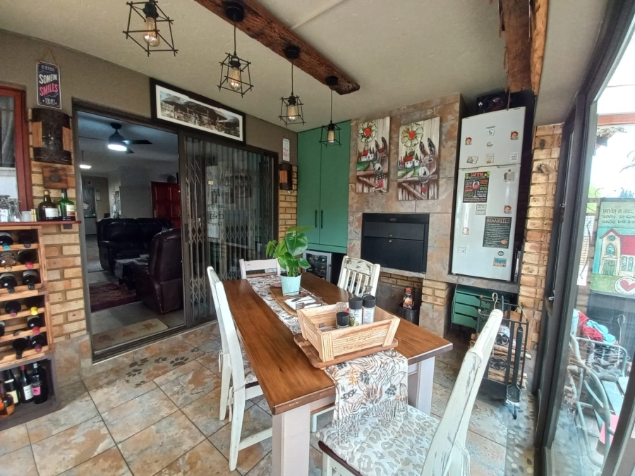 3 Bedroom Property for Sale in Sonneveld Gauteng