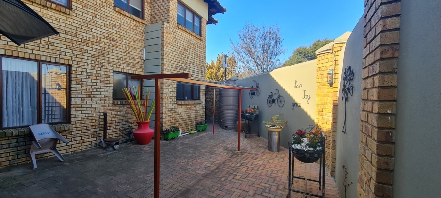 3 Bedroom Property for Sale in Sonneveld Gauteng