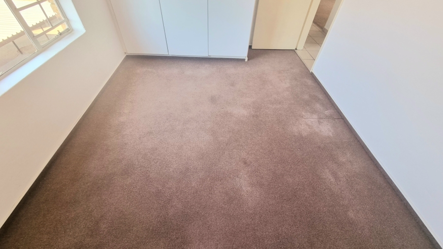 2 Bedroom Property for Sale in Erand Gardens Gauteng