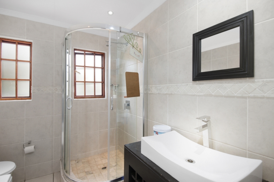 3 Bedroom Property for Sale in Barbeque Downs Gauteng