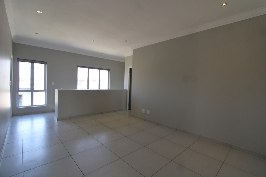 4 Bedroom Property for Sale in Broadacres Gauteng